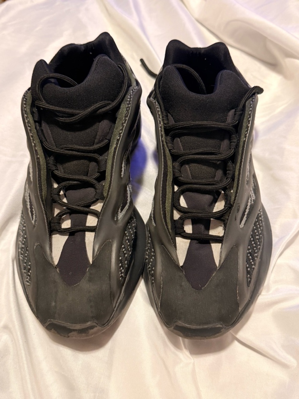 adidas  Yeezy 700 men’s size 8.5 Sneakers